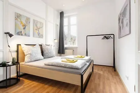 2Bedroom In Historic Villa Near Nymphenburg Palace München 0*,